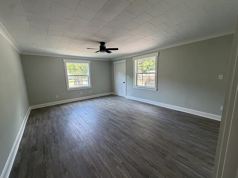 202 B Oak St #B — Photo 3