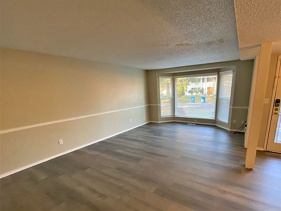 4th image of 7513 77th Ave SW