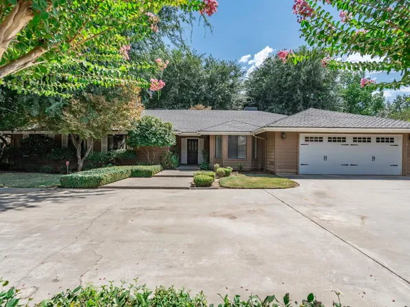 708 Chateau Pl, Madera, CA 93637