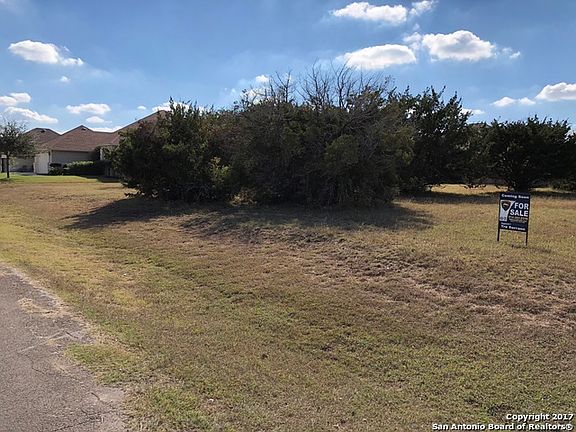 4th image of 15627 Hill Ln