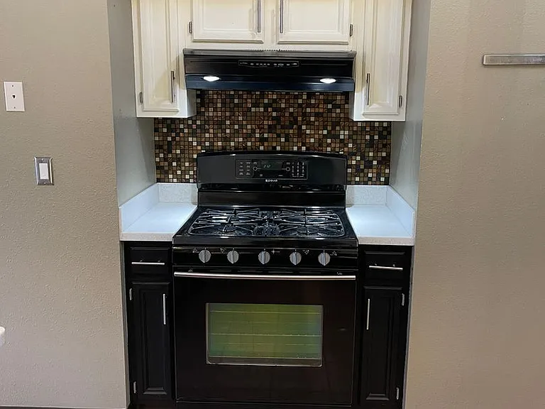 100 Bunnell St #5B — Photo 3