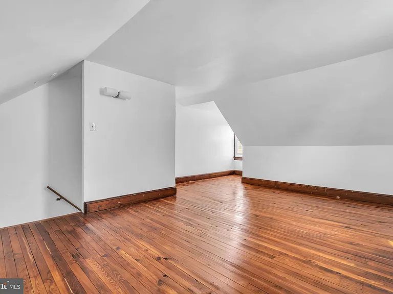 110 Delaware Ave — Photo 20