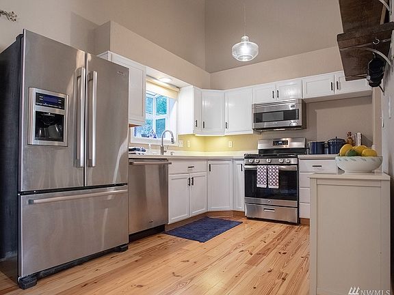 4th image of 1262 NW Erickson Cove Way