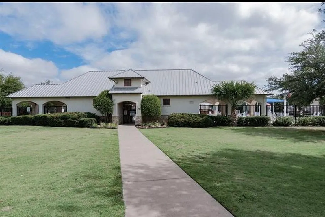3 bed, 1625 sqft, $2,000 — Photo 4
