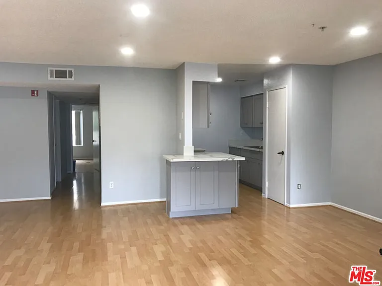 10282 Tujunga Canyon Blvd #103 — Photo 2
