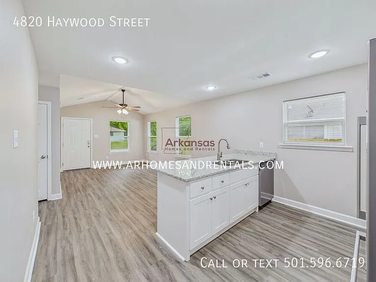 4820 Haywood St — Photo 4