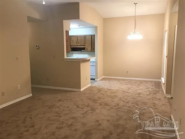 2 bed, 1000 sqft, $1,150 — Photo 3