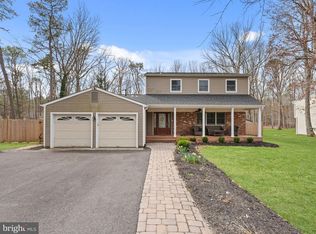 8 Foxwood Ln, Medford, NJ 08055