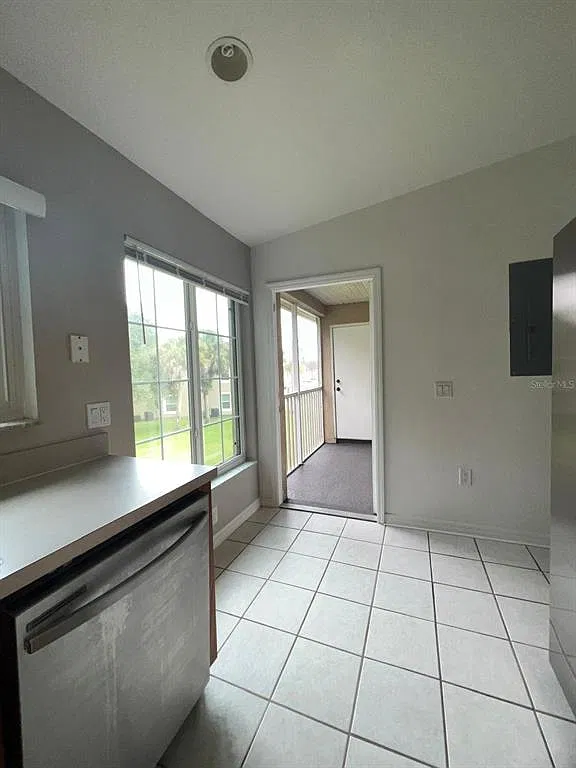 3 bed, 2.0 bath, 1136 sqft, $1,750 — Photo 4