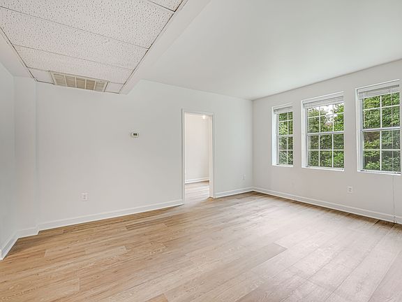 5th image of 1741 N Troy St APT 424