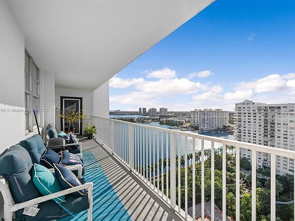 3rd image of 2851 NE 183rd St APT 2106E
