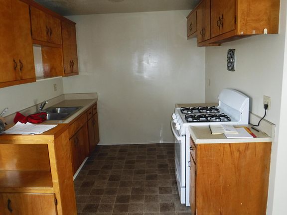 3rd image of 1233 Woodbury Ct APT C