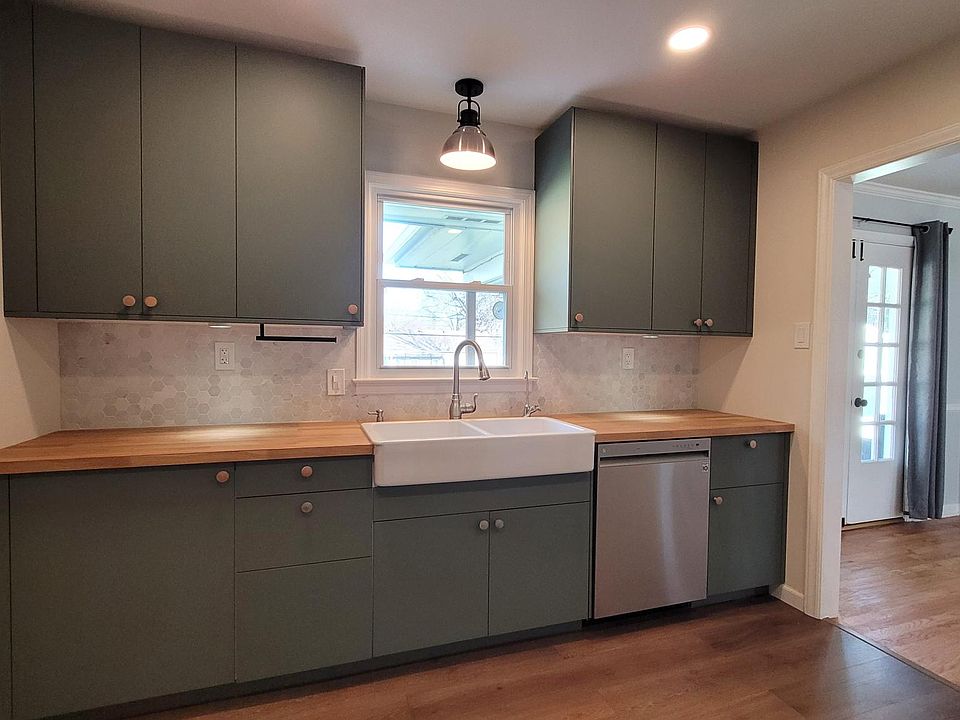 1st image of 8137 Mercier St