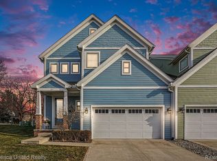 301 River Wood Trl, Milford, MI