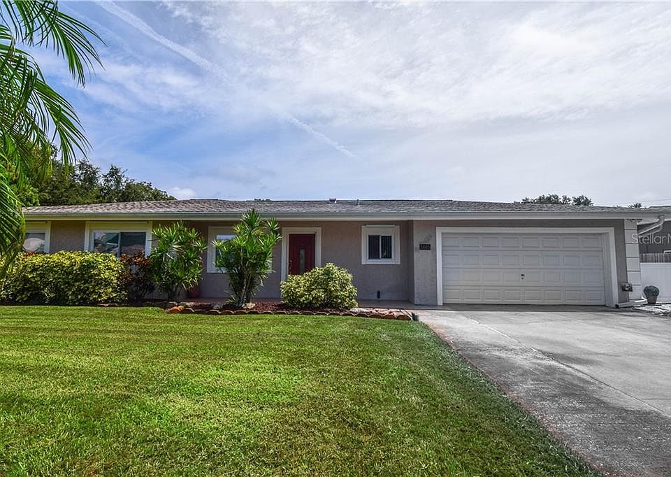 1st image of 5885 Oakhurst Dr