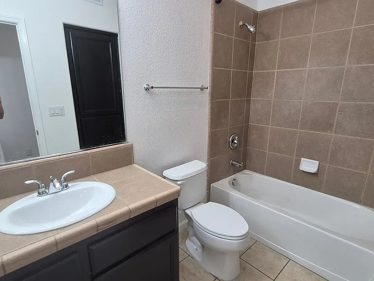 170 Bombay Cir — Photo 14