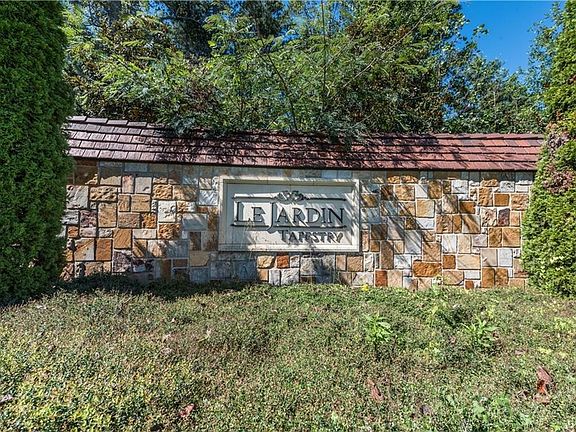 4th image of 590 Decoupage Dr #29