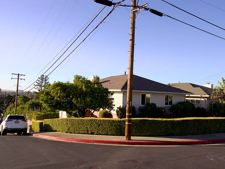 209 Malcolm Ave — Photo 15