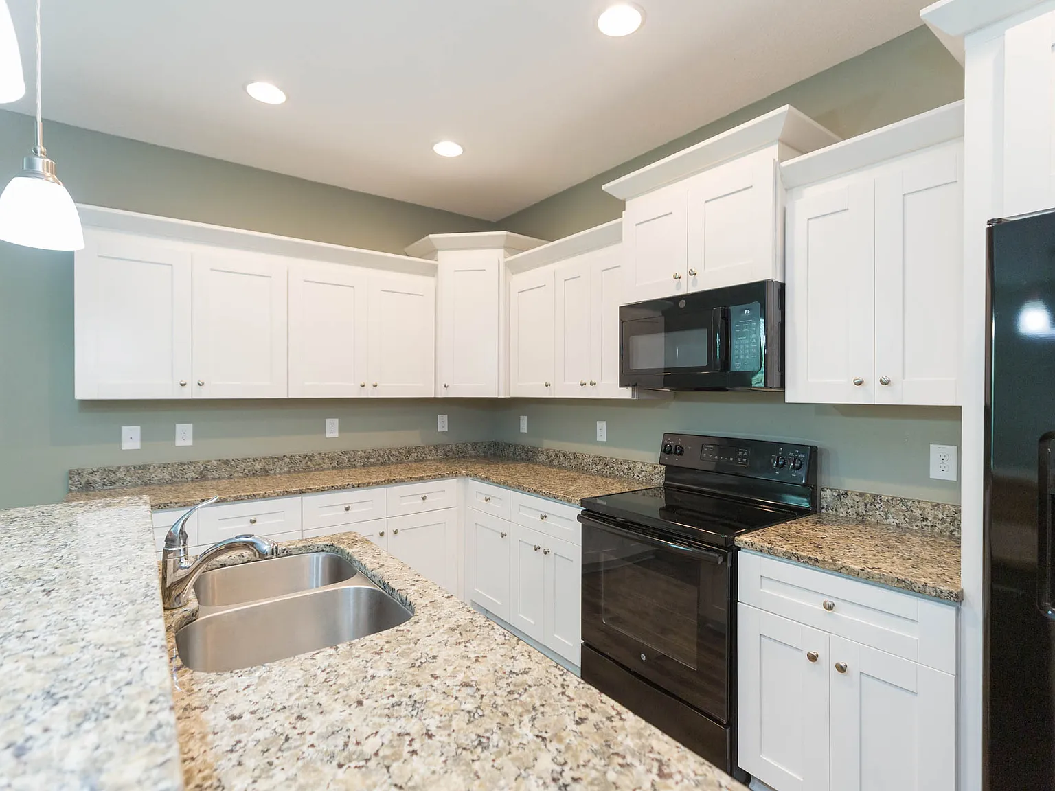 3 bed, 3.5 bath, 2122 sqft, $3,850 — Photo 4