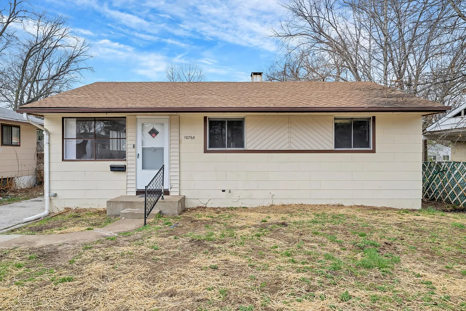 10765 Spring Garden Dr photo 1