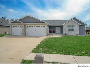 312 Manor Hill Dr, Chatham, IL 62629