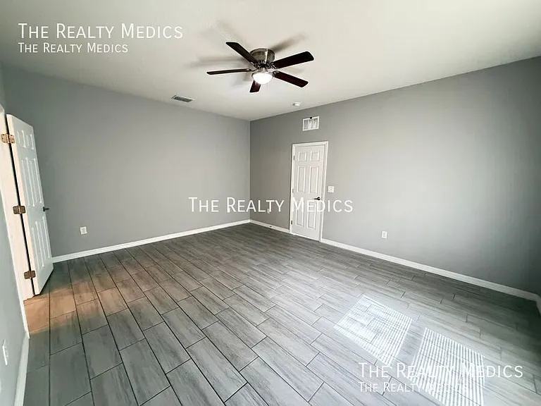 491 Ixora Ave NW — Photo 9