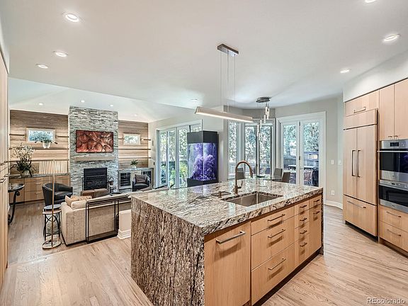 4th image of 400 S Steele Street #39