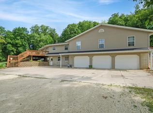 761 Wapsi Banks Rd, Central City, IA 52214