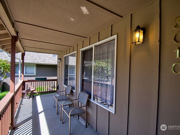 3rd image of 3010 57th Avenue SE