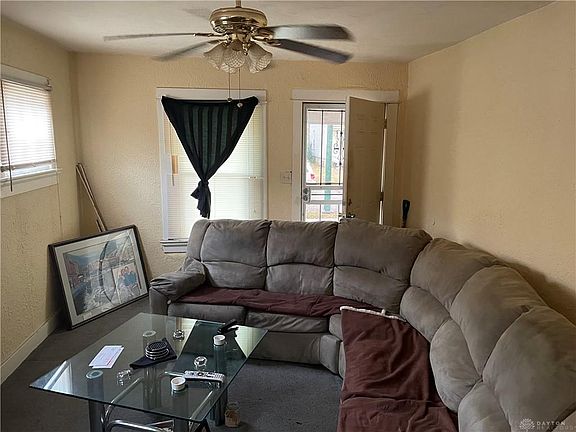 2nd image of 2408 Oakridge Dr