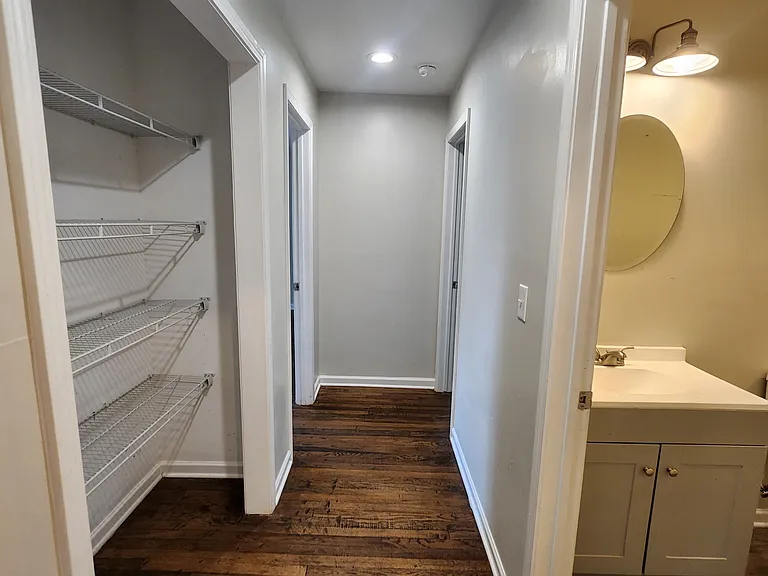 811 N Franklin Rd — Photo 8