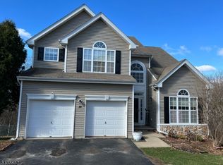 14 Winding Hill Dr, Hackettstown, NJ 07840