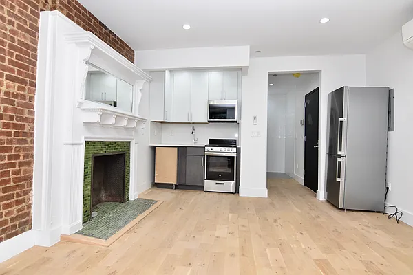 Rented by Bohemia Realty Group | media 19