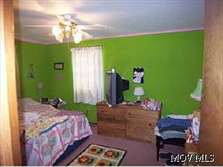 4th image of 819 Hill St