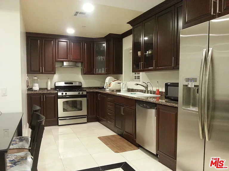 1043 S Kenmore Ave #506 — Photo 4