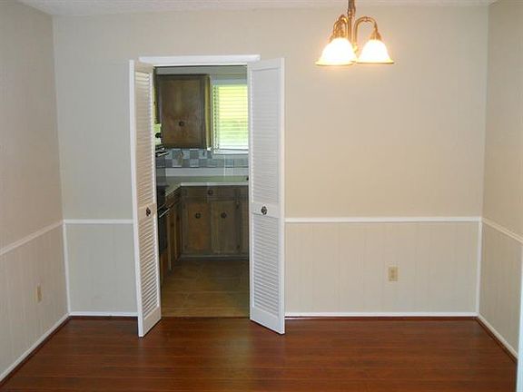 5th image of 7544 Circle Dr