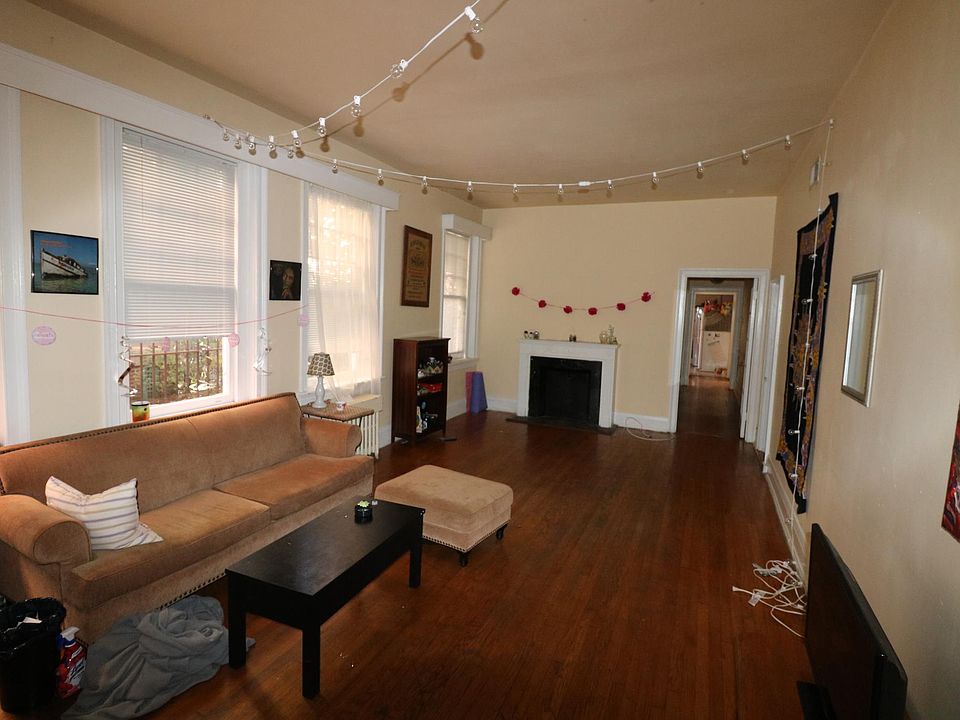 1st image of 1210 W Franklin St #B