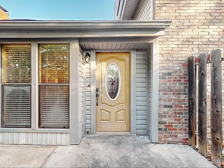 2569 Shady Ridge Dr — Photo 5