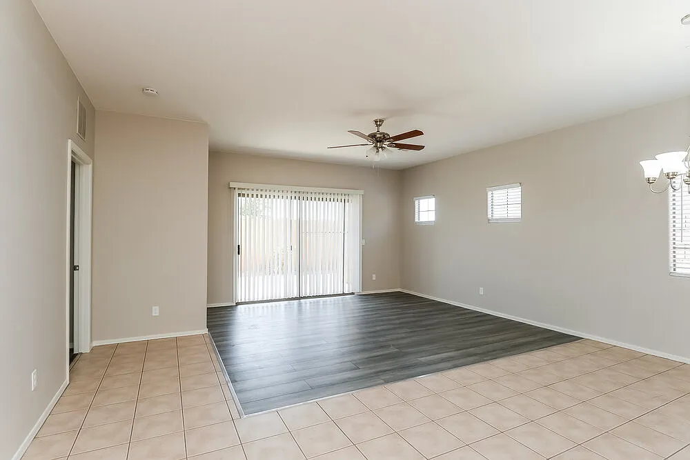 3 bed, 2.0 bath, 1346 sqft, $2,490 — Photo 4