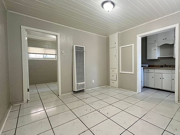 3rd image of 1028 Alvarado Dr SE #3