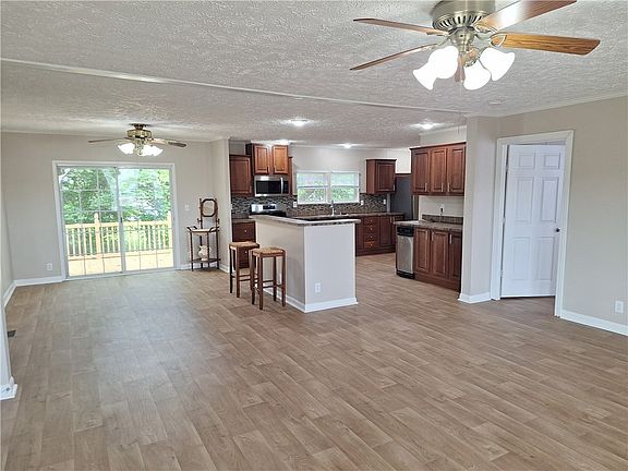 3rd image of 11485 Branch Ln