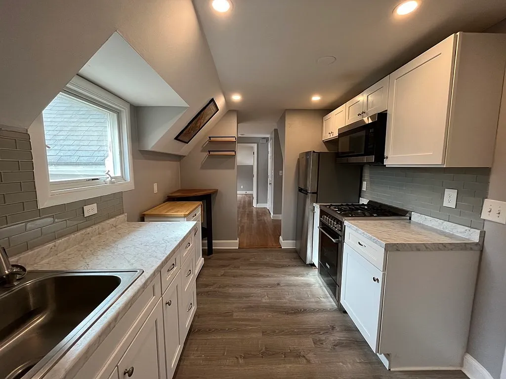 1 bed, 450 sqft, $1,750 — Photo 1