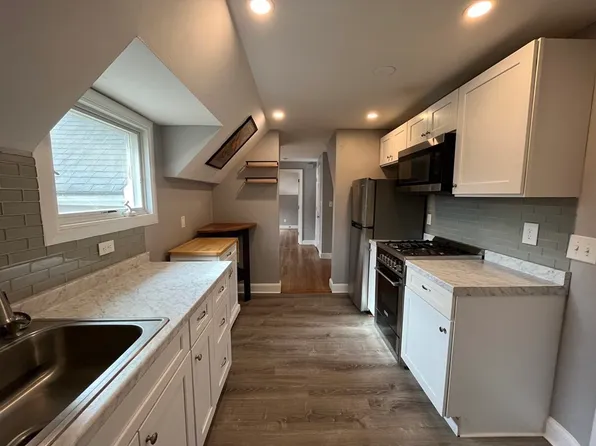 29 Carpenter St #3, Foxboro, MA 02035