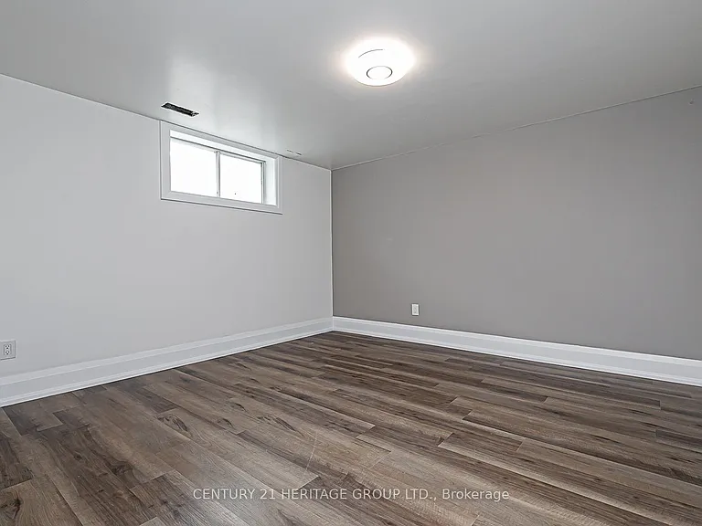 219 Harris Ave #BASEMENT — Photo 8
