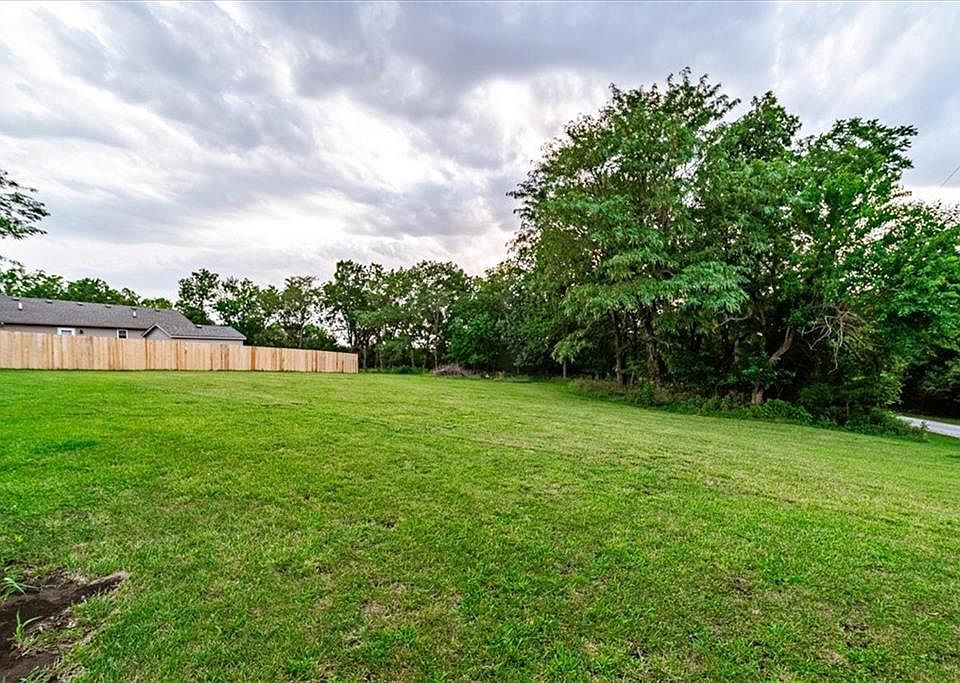 1st image of 14 Sunset Cir