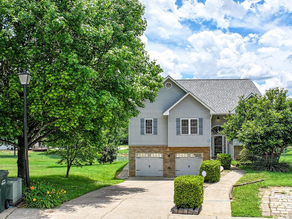 1st image of 220 Colricia Dr