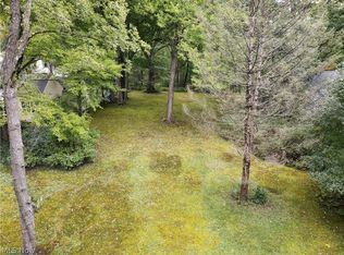 Sunset Dr, Chagrin Falls, OH 44023