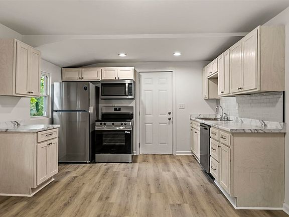 3rd image of 203 Gayle Way