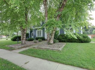 2801 Cherry Hills Dr, Champaign, IL 61822