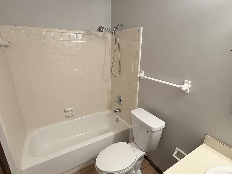 6329 Rolling Hills Dr — Photo 18